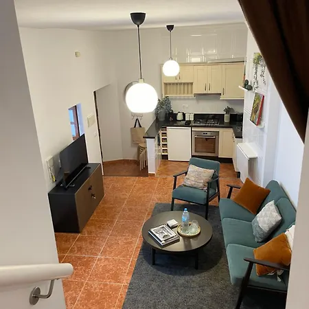 Andalucian House With Rooftop Terrace In The Heart Of フリヒリアナ