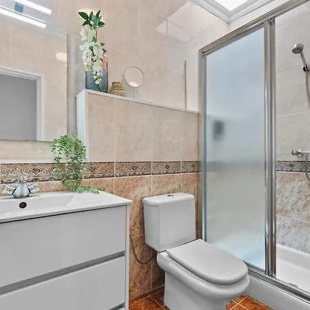 بيت للعطل Andalucian House With Rooftop Terrace In The Heart Of *
