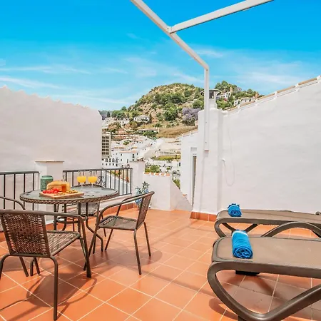 Andalucian House With Rooftop Terrace In The Heart Of Holiday home Frigiliana