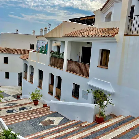 Andalucian House With Rooftop Terrace In The Heart Of
